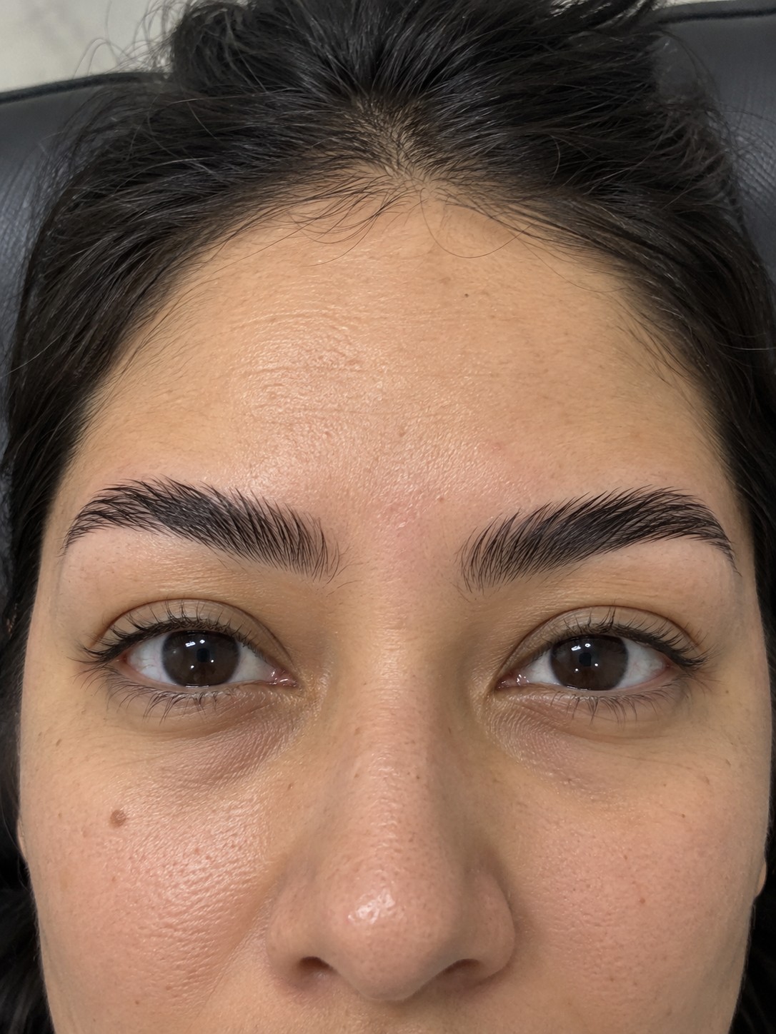 Imagen ilustrativa de laminado de cejas coreano