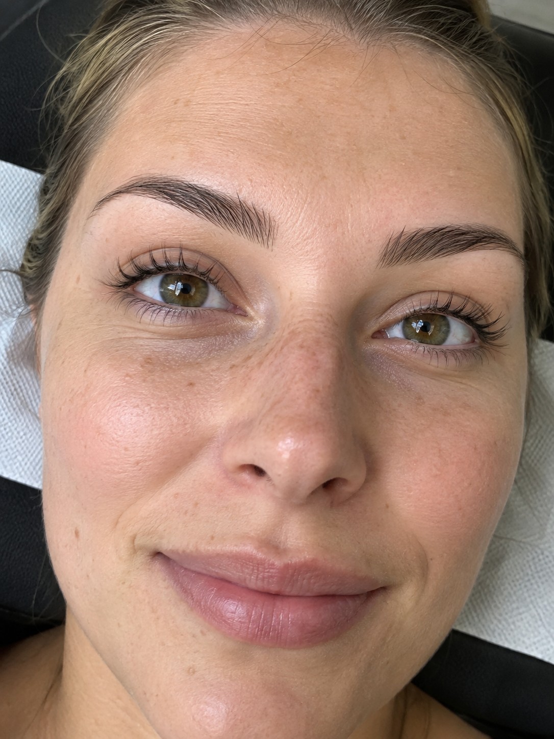 Imagen ilustrativa de pack lash lift + esculpido de cejas